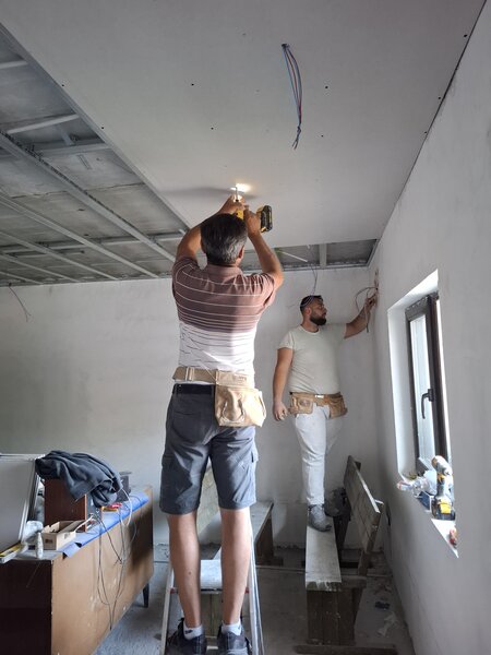 Zugrav glet 10 lei/ mp, lavabil 5 lei